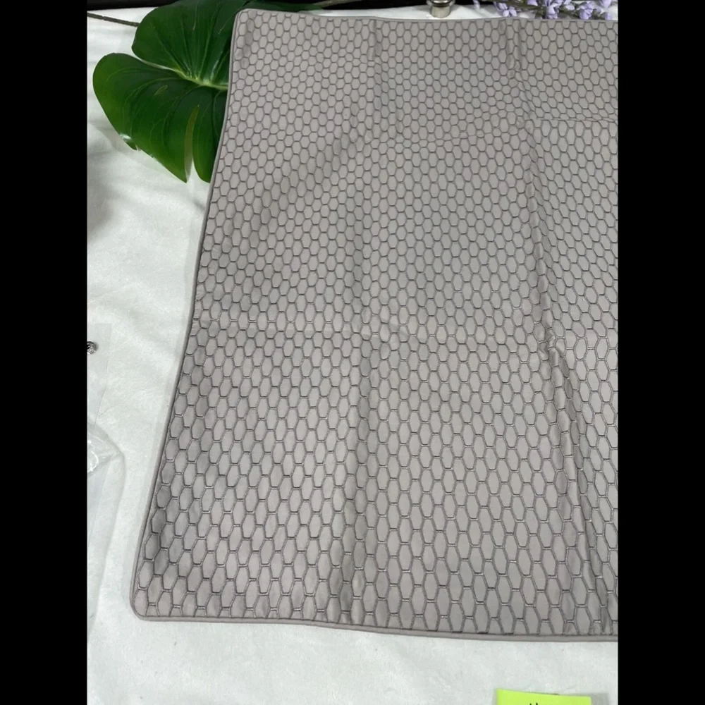 NIB Hotel‎ Collection Honeycomb Trellis (1) Euro European Sham Case
